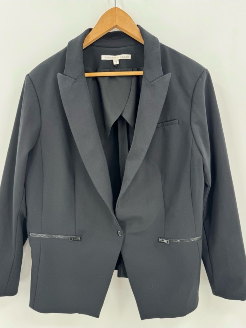 Veronica Beard Iconic Scuba Dickey Jacket in classic black, size 18.